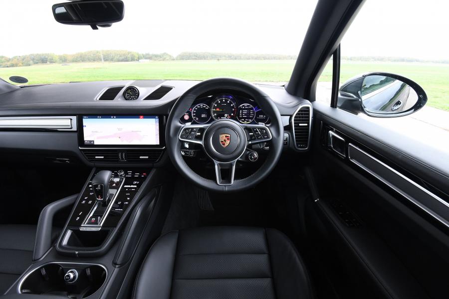 Торпедо Porsche Cayenne E-Hybrid (PO536) 2018 года  (UK) (фото 11 из 13)